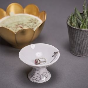 Dainty jewelry dish